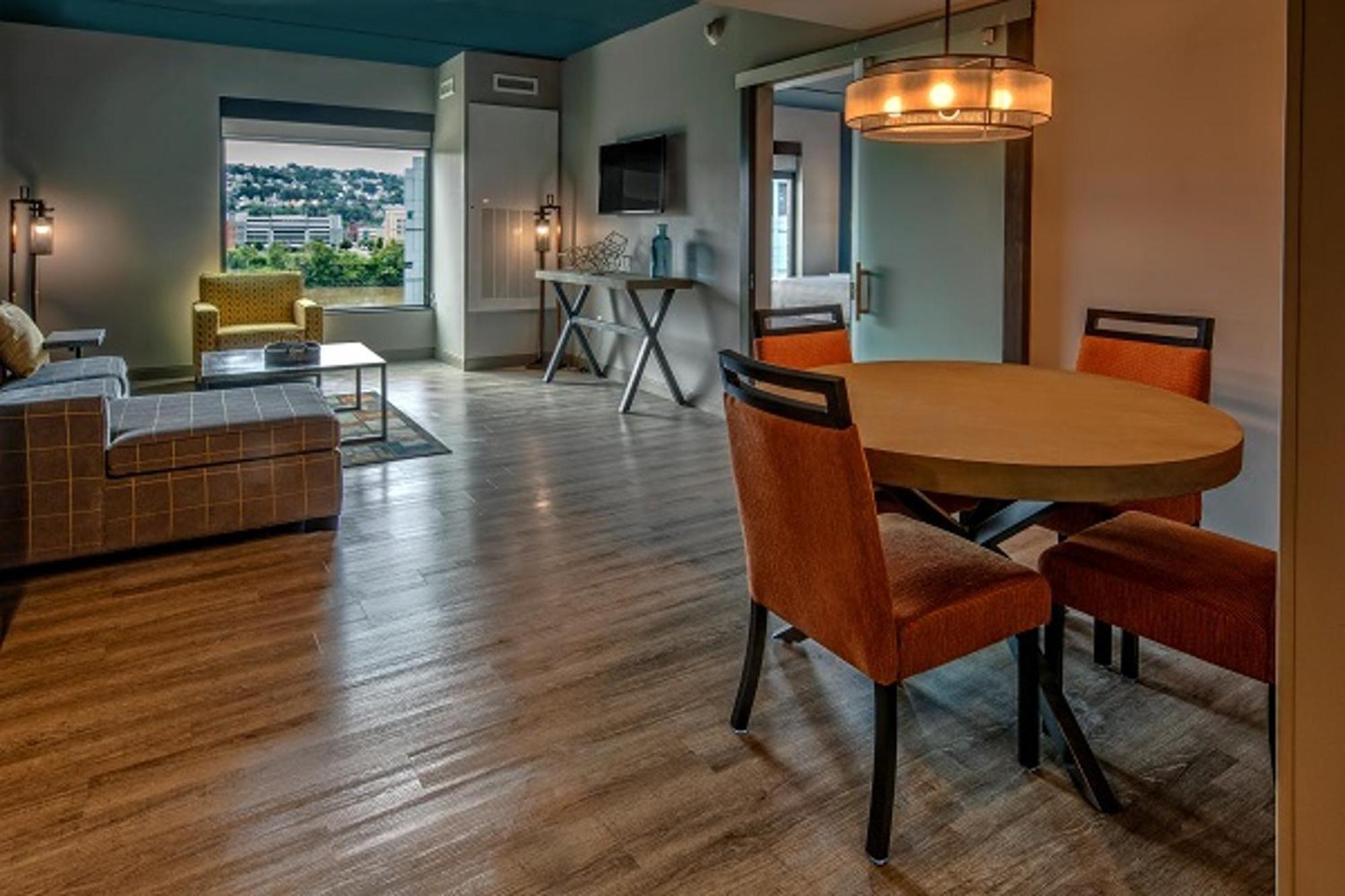 One-Bedroom Suite,1089058516:JPEG