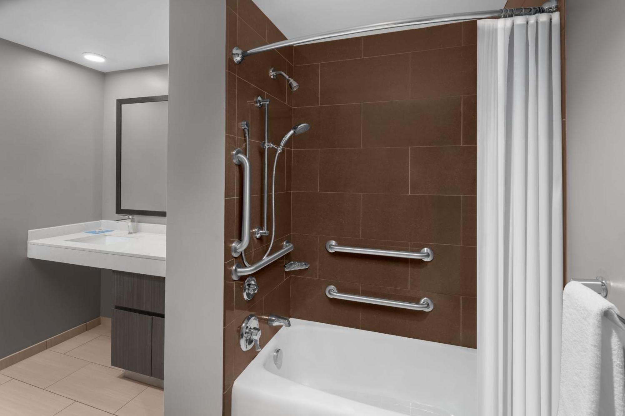 One-Bedroom King Suite Accessible Tub Disability Access