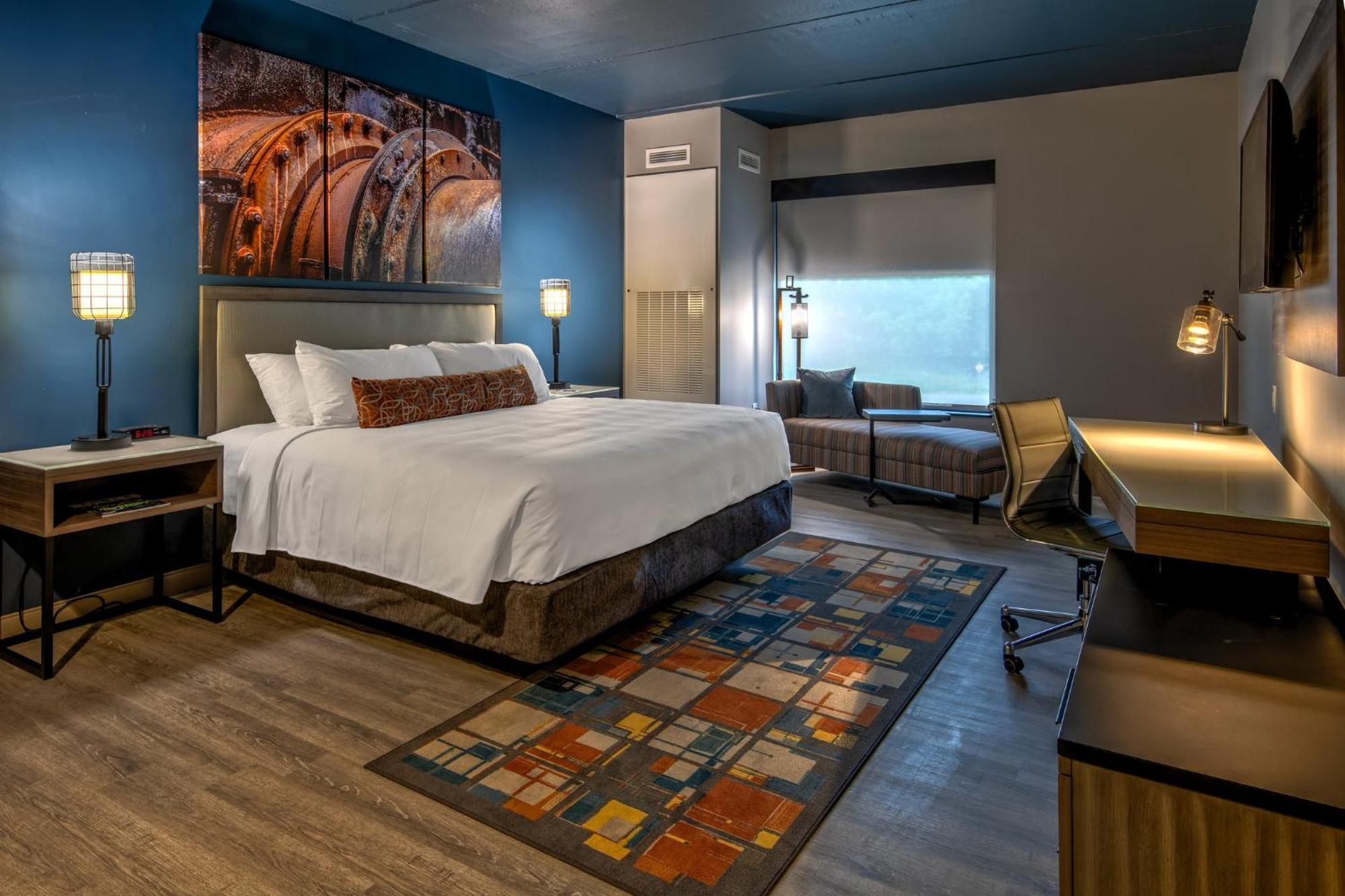 Standard King Room River View
