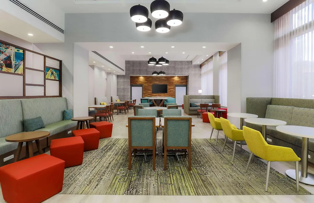 Hampton Inn & Suites Pittsburgh Downtown-1